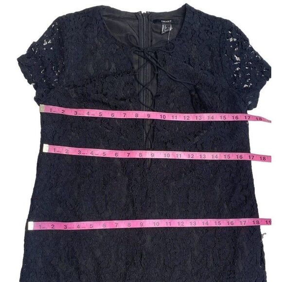 Forever 21 Black Lace Plunging Lace Up Neckline Dress sz Small NEW - Picture 6 of 10